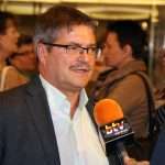 Auch das Regionalfernsehen war vor Ort und interviewte die Vortragenden. Hier: Viktor Wette.